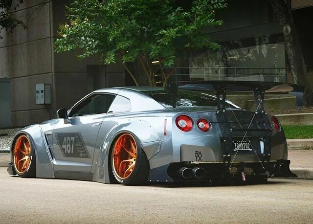 Ниссан гтр тюнинг в японском стиле Liberty Walk Nissan GTR * #Nissan #GTR #LibertyWalk #JDM #Godzilla #Stance #Drif
