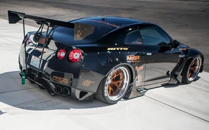 Ниссан гтр тюнинг в японском стиле Liberty Walk Nissan R35 GTR