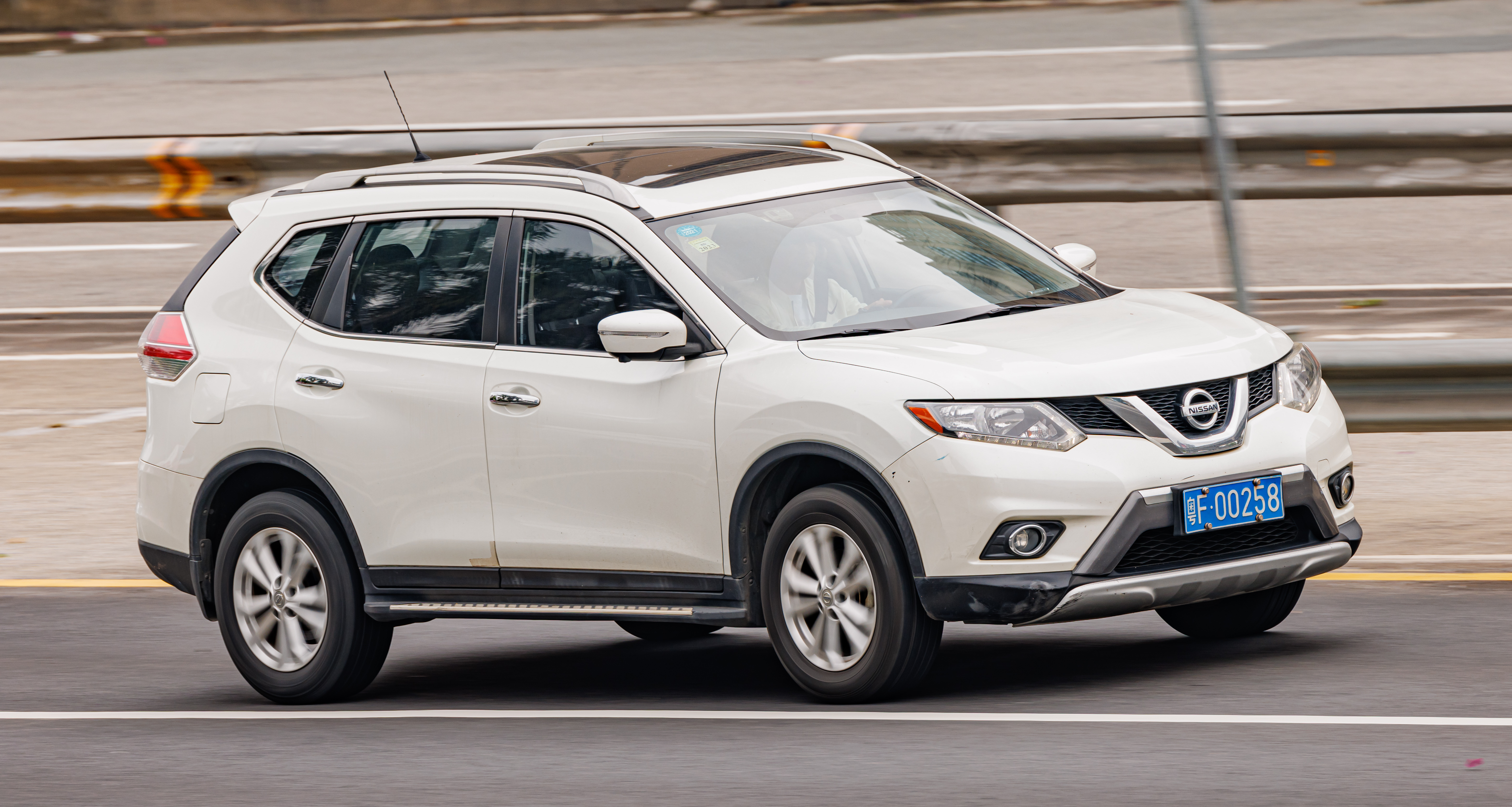 Ниссан х трейл 2017 фото File:NISSAN X-TRAIL (T32) China (14).jpg - Wikimedia Commons