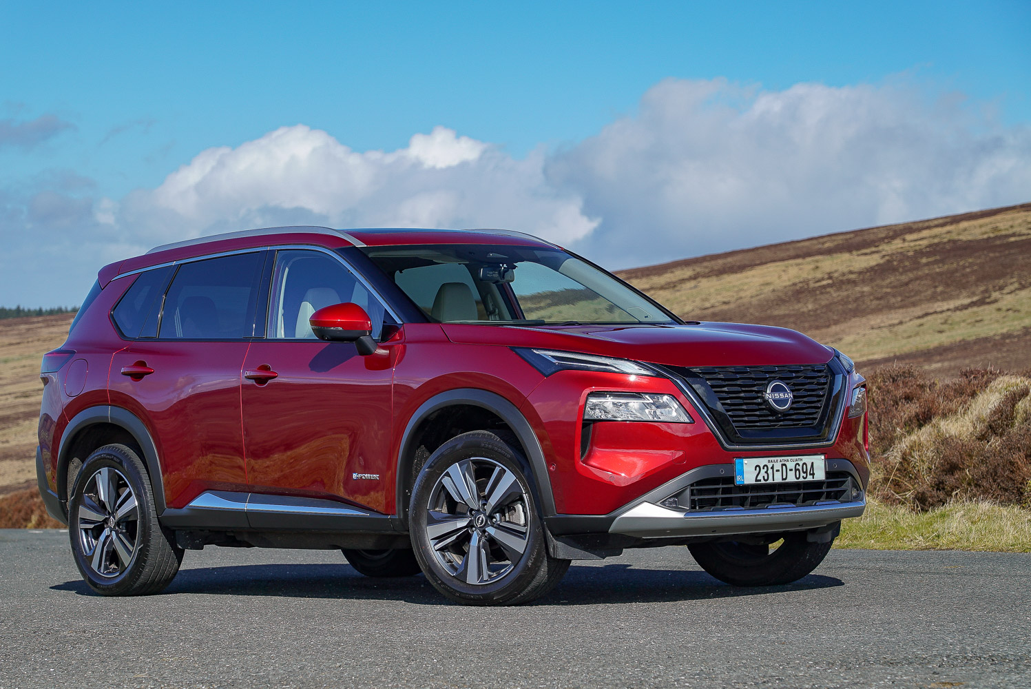 Ниссан х трейл 2024 года фото Nissan X-Trail e-Power (2023) Reviews, Test Drives Complete Car