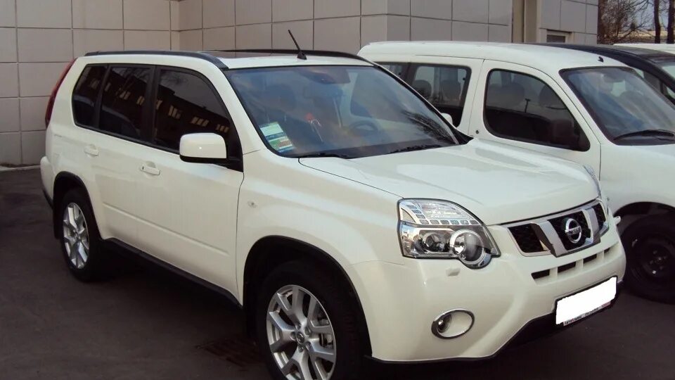 Ниссан х трейл белый фото Nissan X-Trail II (t31) 2.5 бензиновый 2010 белый перламутр 2,5 на DRIVE2