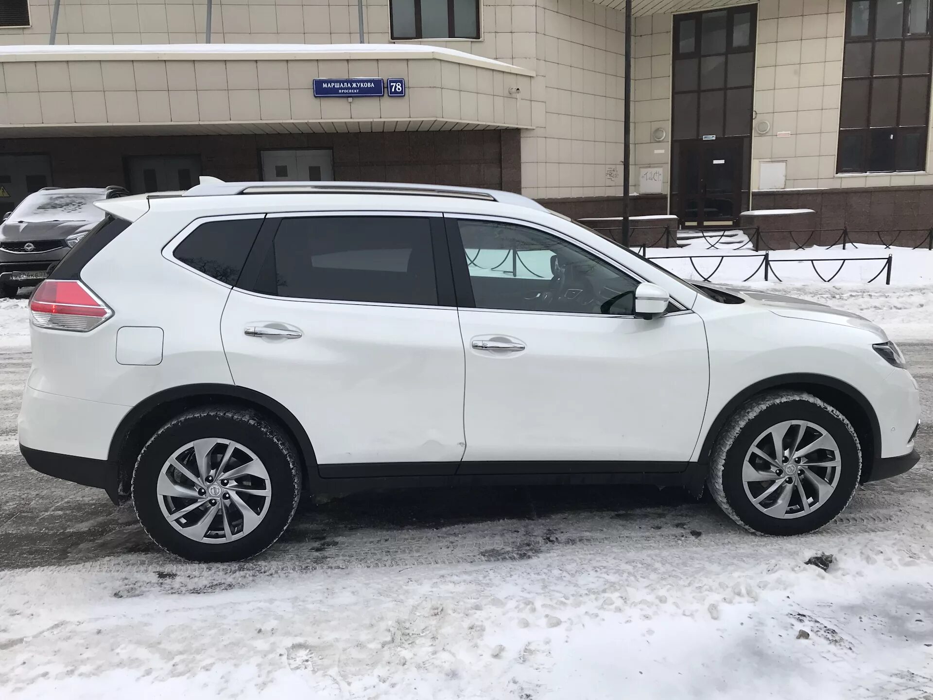 Ниссан х трейл белый фото Неприятность эту, мы переживем - Nissan X-Trail III (t32), 2,5 л, 2017 года ДТП 