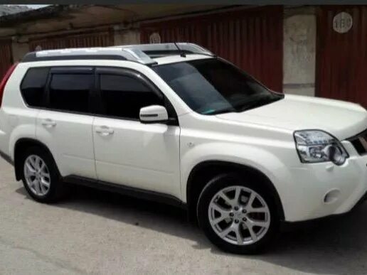 Ниссан х трейл белый фото Купить б/у Nissan X-Trail II Рестайлинг 2.0 CVT (141 л.с.) 4WD бензин вариатор в