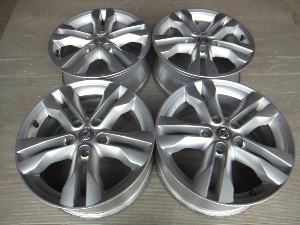 Ниссан х трейл диски фото Nissan T31 X-trail оригинальные легкосплавные колесные диски 17x7.0J 5-114.3 +40