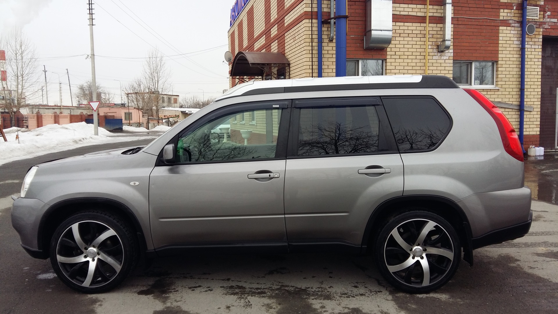 Ниссан х трейл диски фото Nissan X-Trail II (t31) 2.5 бензиновый 2009 СерыйХитрый Бегемотик2,5 на DRIVE2