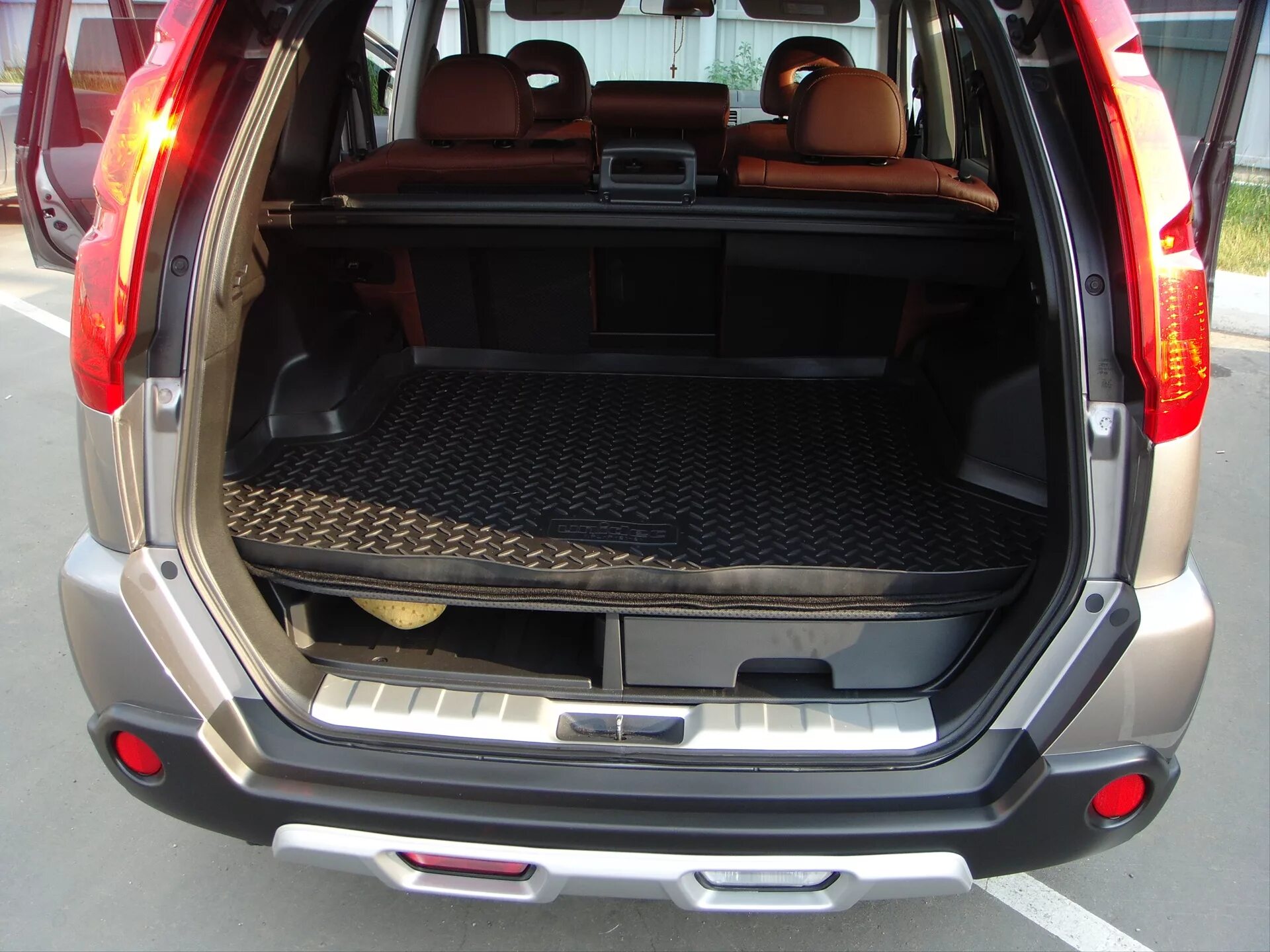 Ниссан х трейл фото багажника Обустройство багажника. - Nissan X-Trail II (t31), 2 л, 2008 года наблюдение DRI