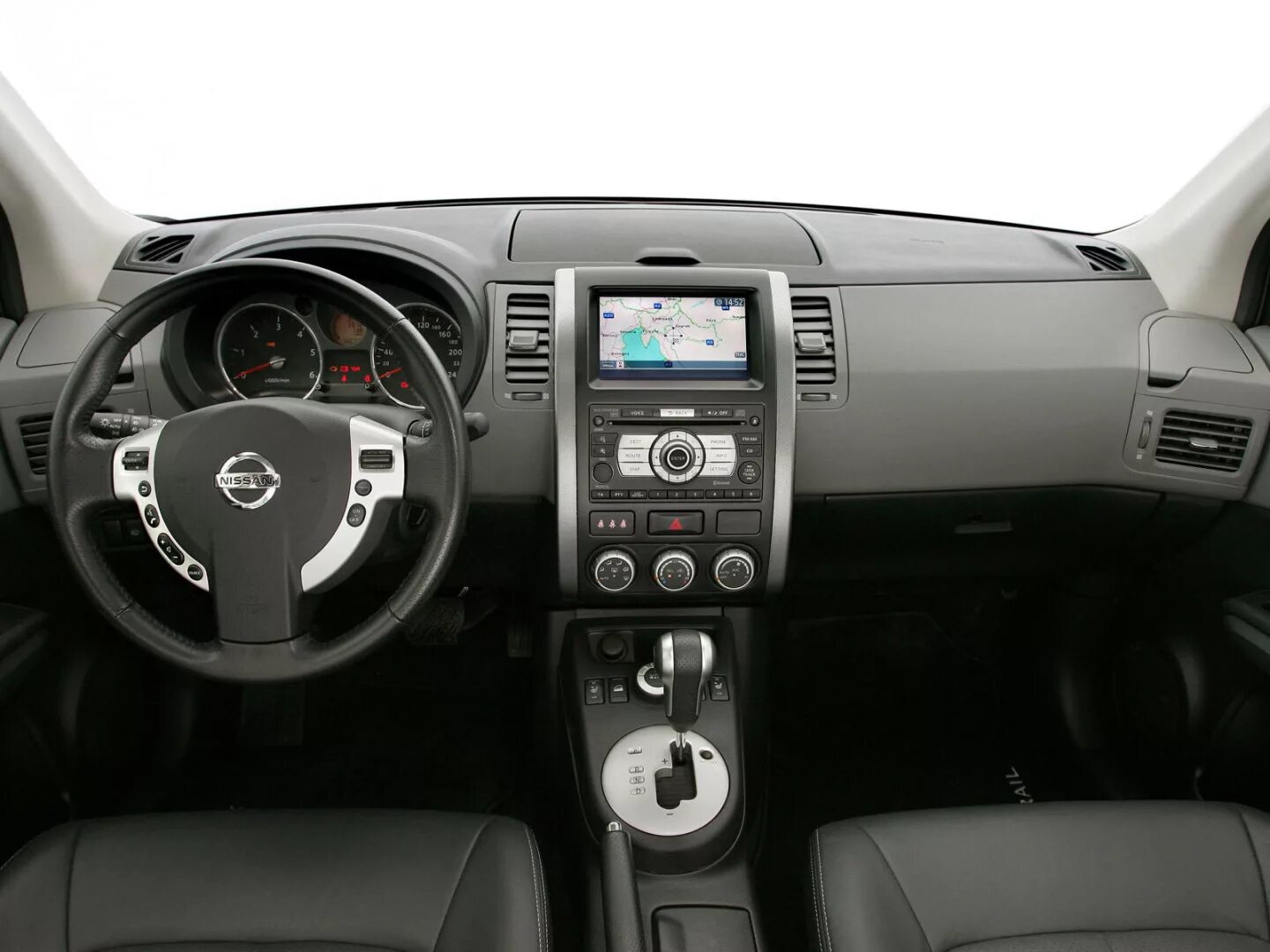 Ниссан х трейл фото панели Штатная навигация - Nissan X-Trail II (t31), 2,5 л, 2008 года аксессуары DRIVE2