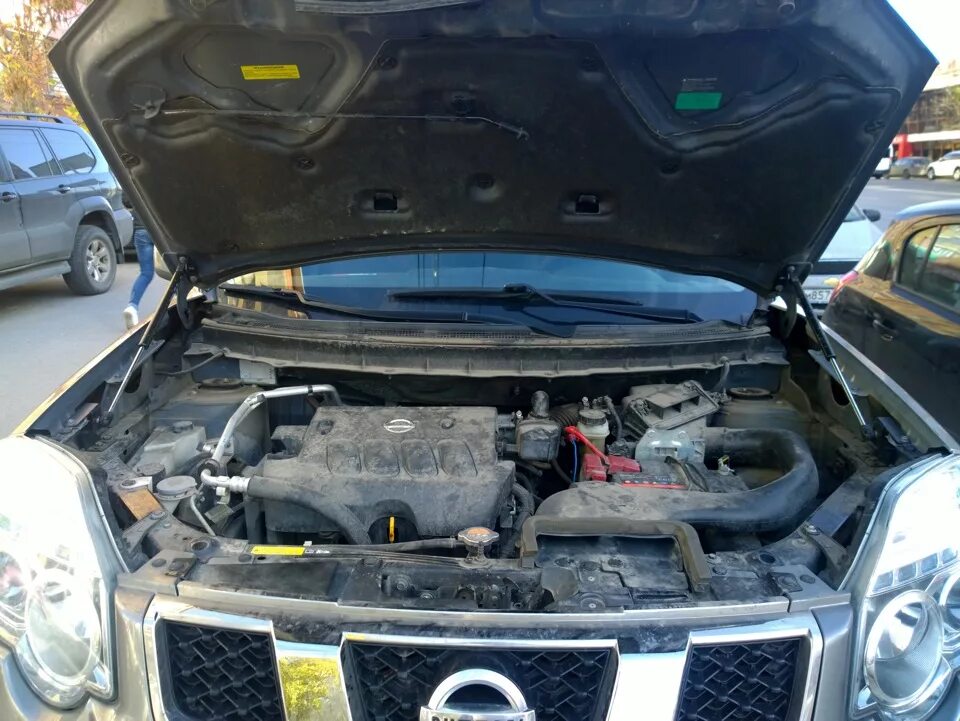 Ниссан х трейл под капотом фото Газовые упоры капота - Nissan X-Trail II (t31), 2 л, 2013 года тюнинг DRIVE2
