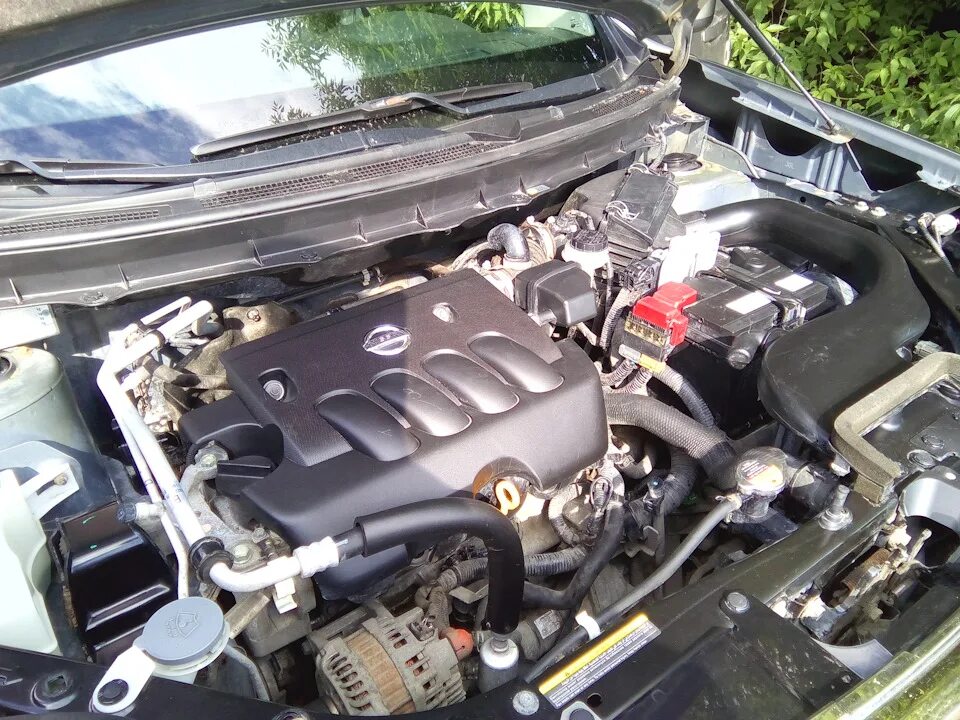 Ниссан х трейл под капотом фото Не мойте моторный отсек Silit BANGом - Nissan X-Trail II (t31), 2 л, 2012 года н