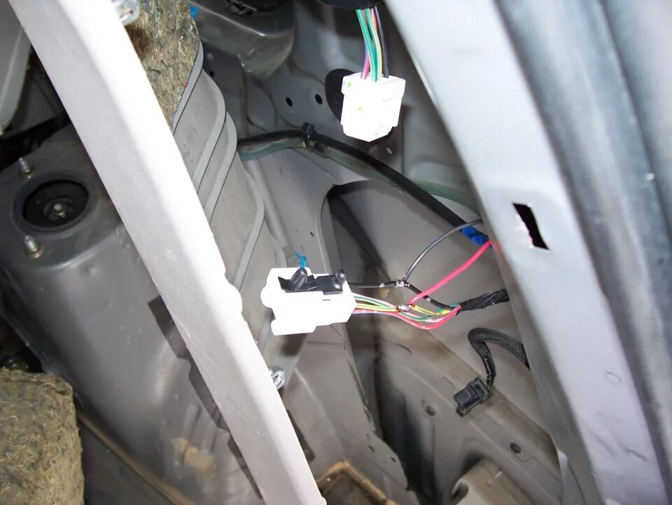 Ниссан х трейл подключение камеры заднего хода Камера заднего вида. Подготовка салона. - Nissan X-Trail I (t30), 2 л, 2006 года