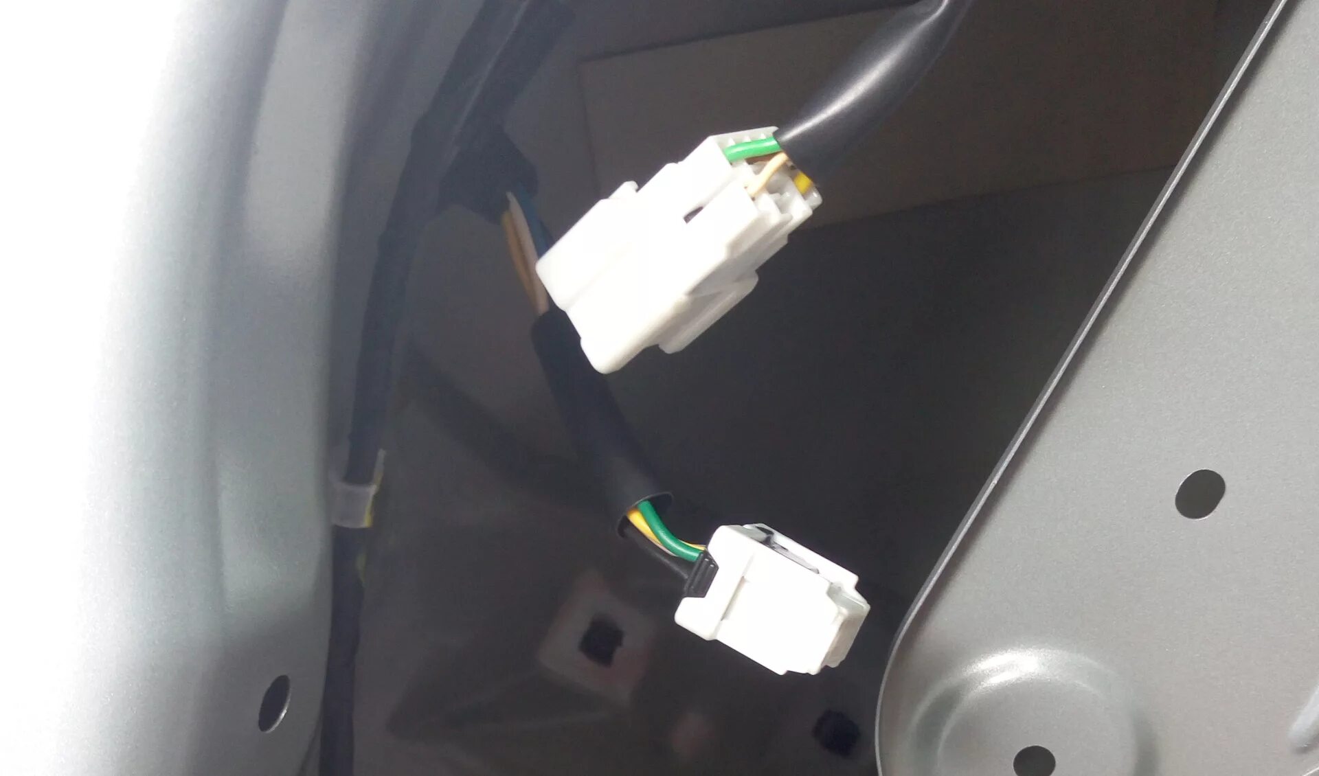 Ниссан х трейл подключение камеры заднего хода Подключение камеры заднего вида к Nissan Connect - Nissan Tiida (2G), 1,6 л, 201