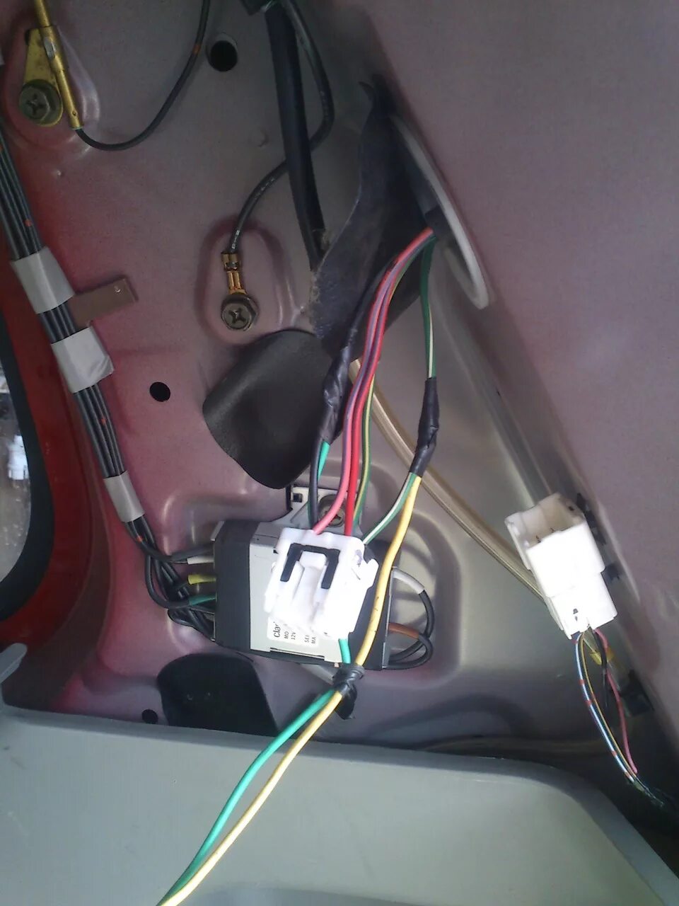 Ниссан х трейл подключение камеры заднего хода Установка камеры заднего хода - Nissan X-Trail I (t30), 2 л, 2003 года аксессуар