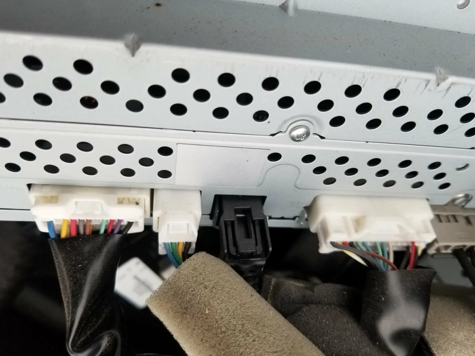 Ниссан х трейл подключение камеры заднего хода Распиновка магнитолы nissan x trail t32 - КарЛайн.ру