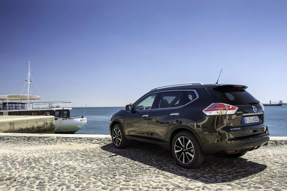 Ниссан х трейл т 32 фото Nissan strengthens grip on crossover sector with all-new X-Trail