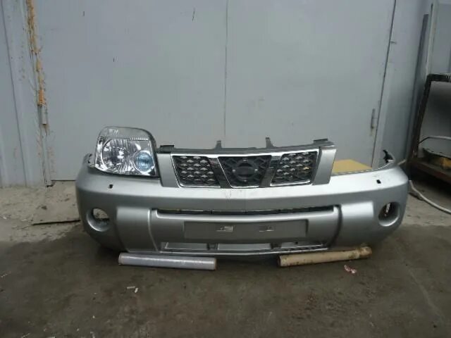 Ниссан х трейл т31 2.5 фото бампера Бампер передний. Авто разбор Nissan x-trail 30 - Москва: Наша авто разборка Niss