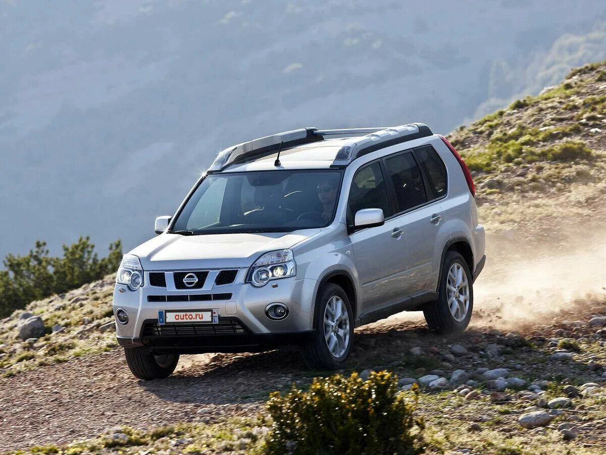 Ниссан х трейл все поколения фото Купить б/у Nissan X-Trail II Рестайлинг 2.5 CVT (169 л.с.) 4WD бензин вариатор в