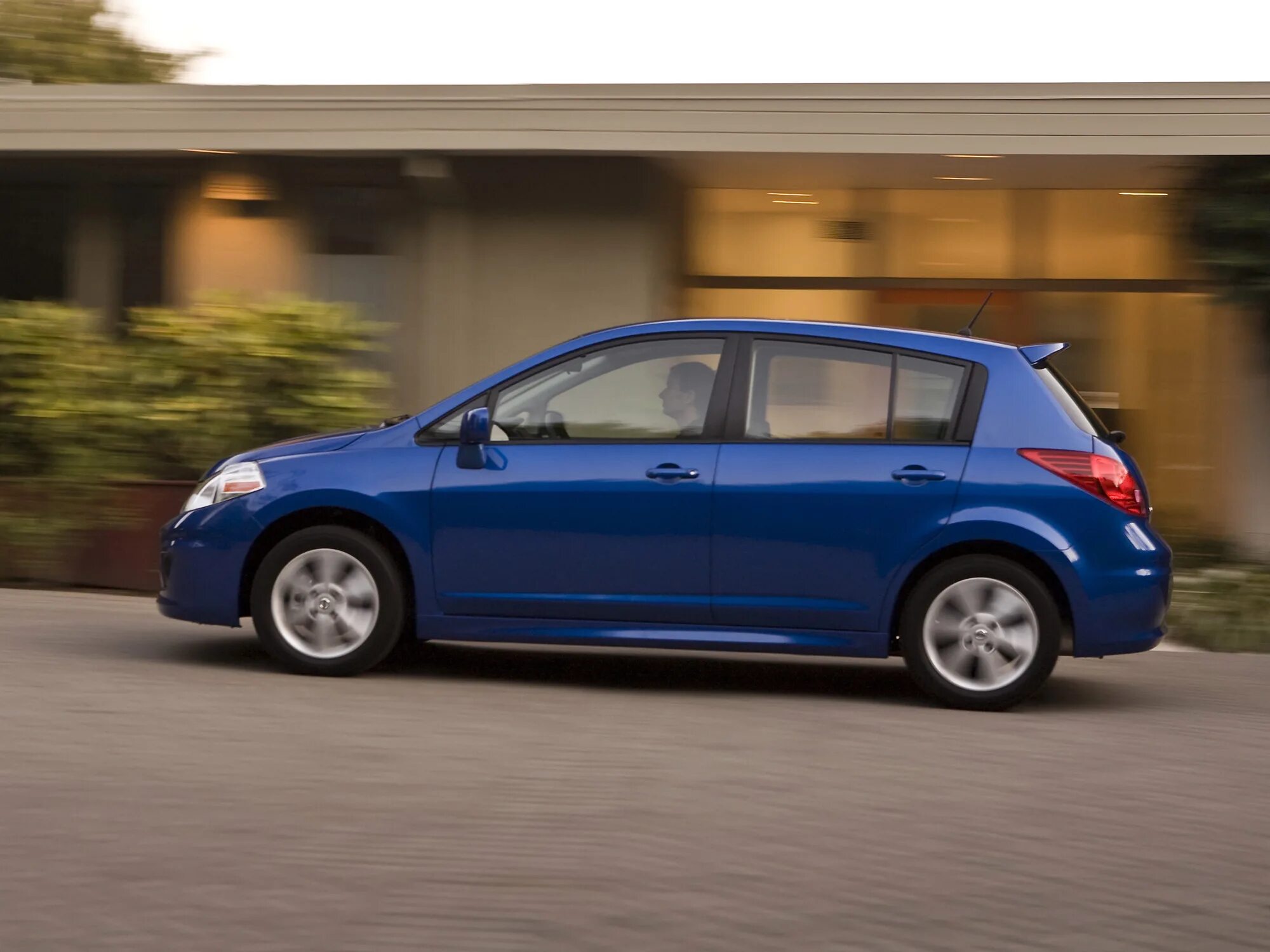 Ниссан хэтчбек фото Nissan Versa 1 поколение рестайлинг хетчбэк