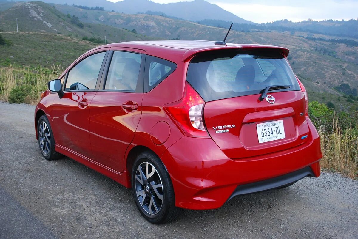 Ниссан хэтчбек фото 2015 Nissan Versa Note SR Car Reviews and news at CarReview.com