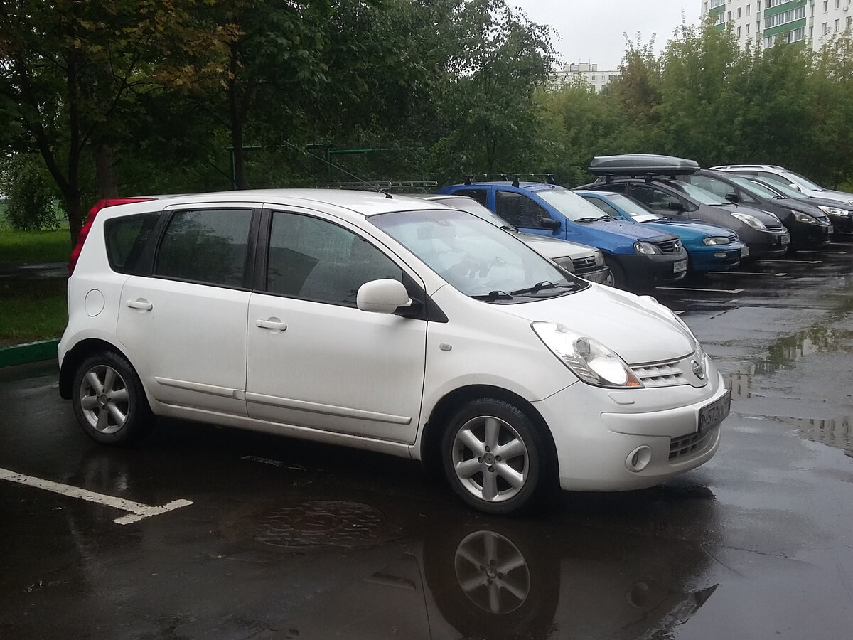 Ниссан хоте фото Купить б/у Nissan Note I 1.6 AT (110 л.с.) бензин автомат в Москве: белый Ниссан