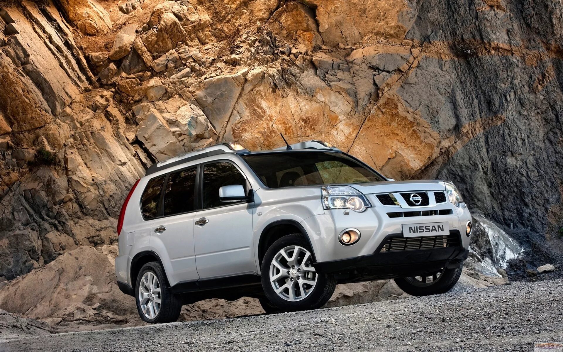 Ниссан икс трейл фото Новый вседорожник Dongfeng оказался копией Nissan X-Trail - КОЛЕСА.ру - автомоби