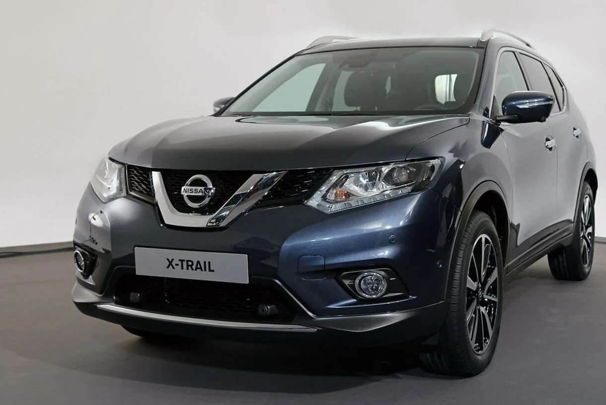 Ниссан икстрейл 2015 года фото Nissan X-Trail Photos and Specs. Photo: X-Trail Nissan lease and 24 perfect phot