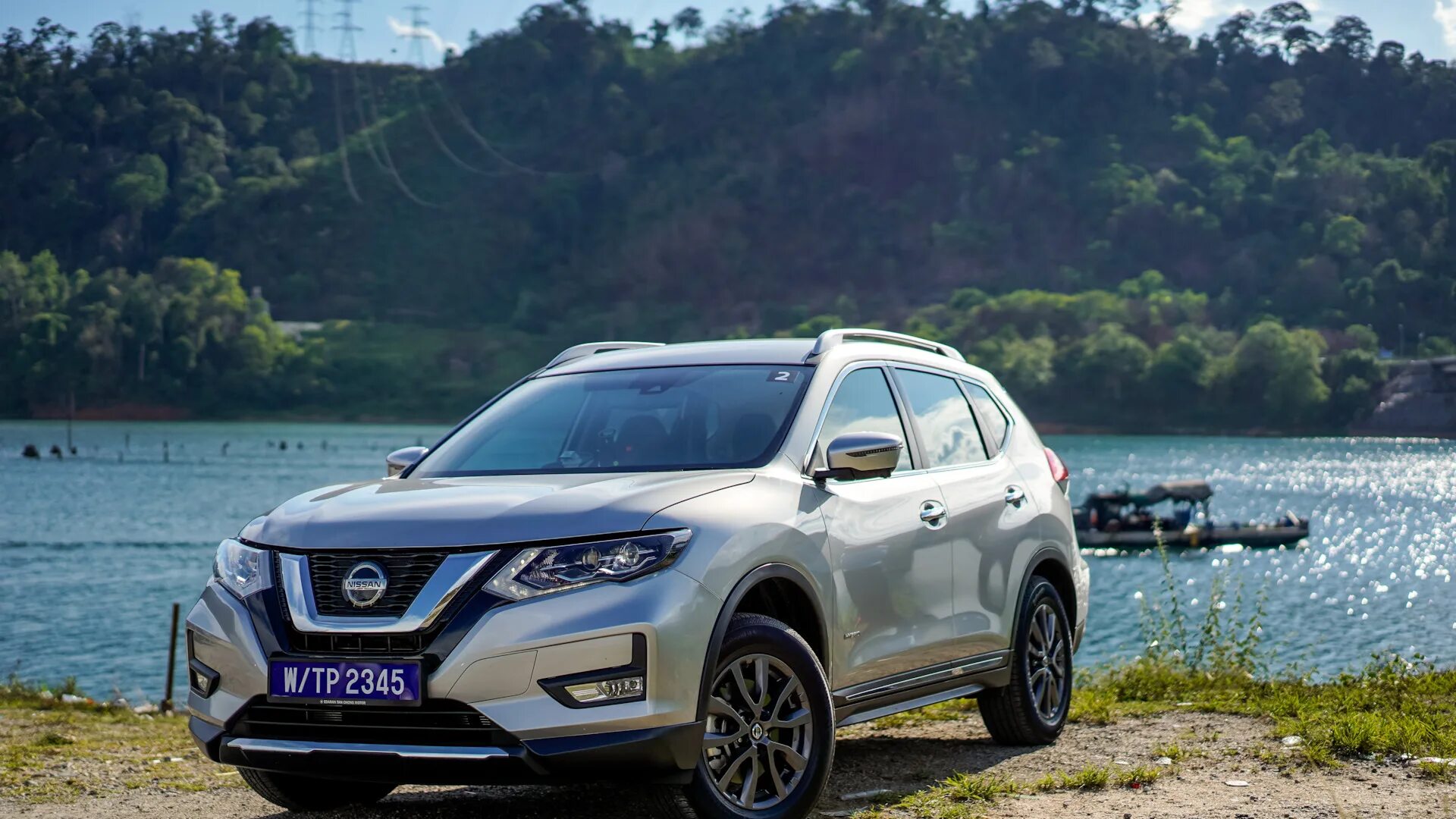 Ниссан икстрейл 2019 года фото Nissan X-Trail III (t32) 2.5 бензиновый 2019 Только серебристый на DRIVE2