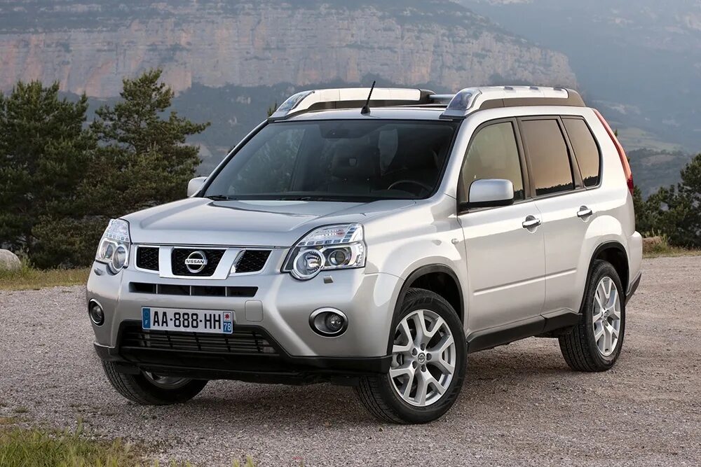 Ниссан икстрейл белая фото Эксперты "За рулем" нашли лучшие кроссоверы с гидроавтоматом по цене от 1 млн ру