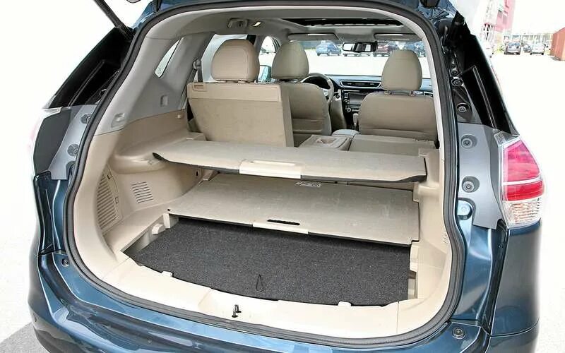 Ниссан икстрейл фото багажника Почему не стоит покупать маленький кроссовер?