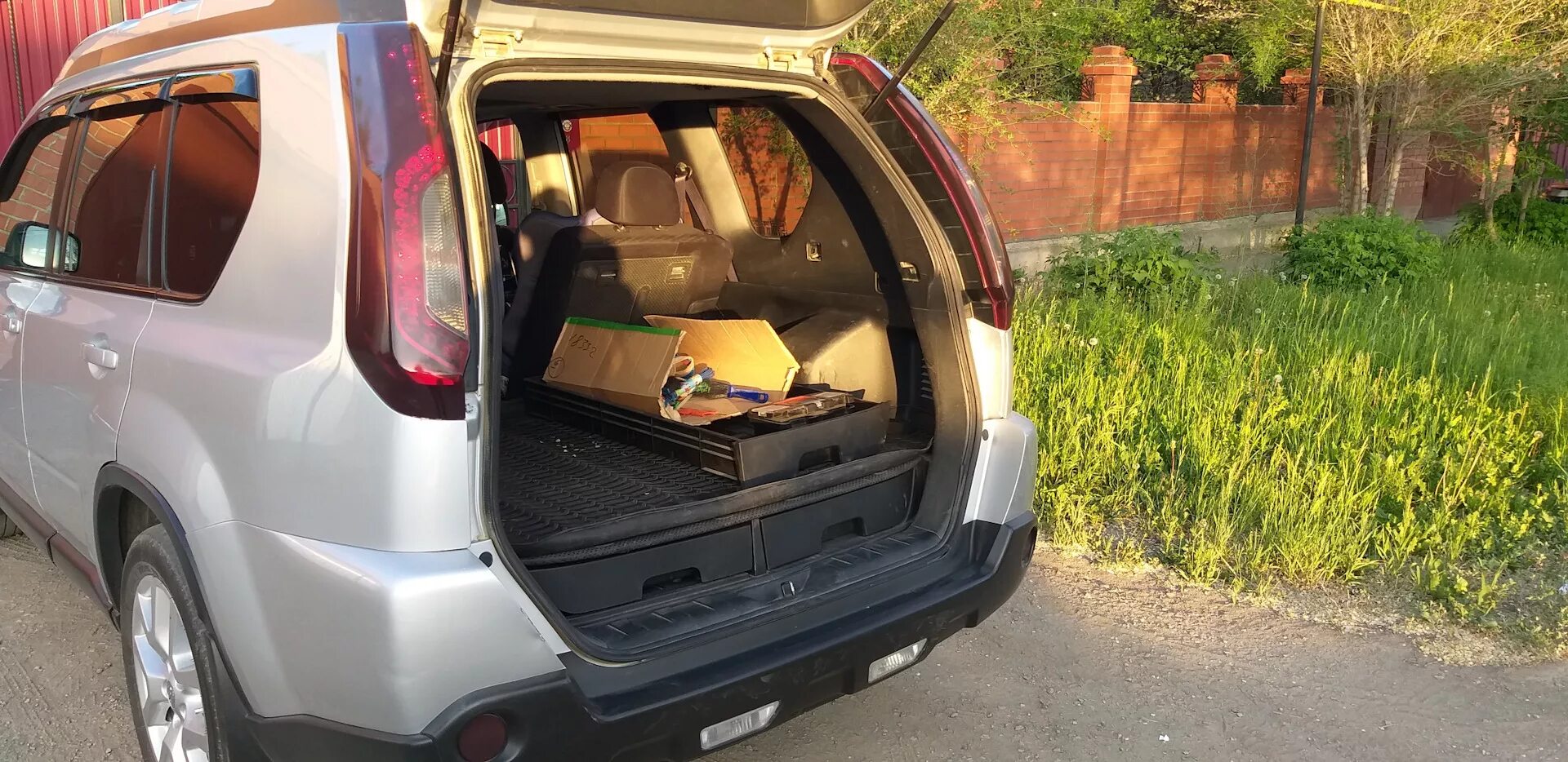 Ниссан икстрейл фото багажника Левый ящик в багажник - Nissan X-Trail II (t31), 2 л, 2012 года тюнинг DRIVE2