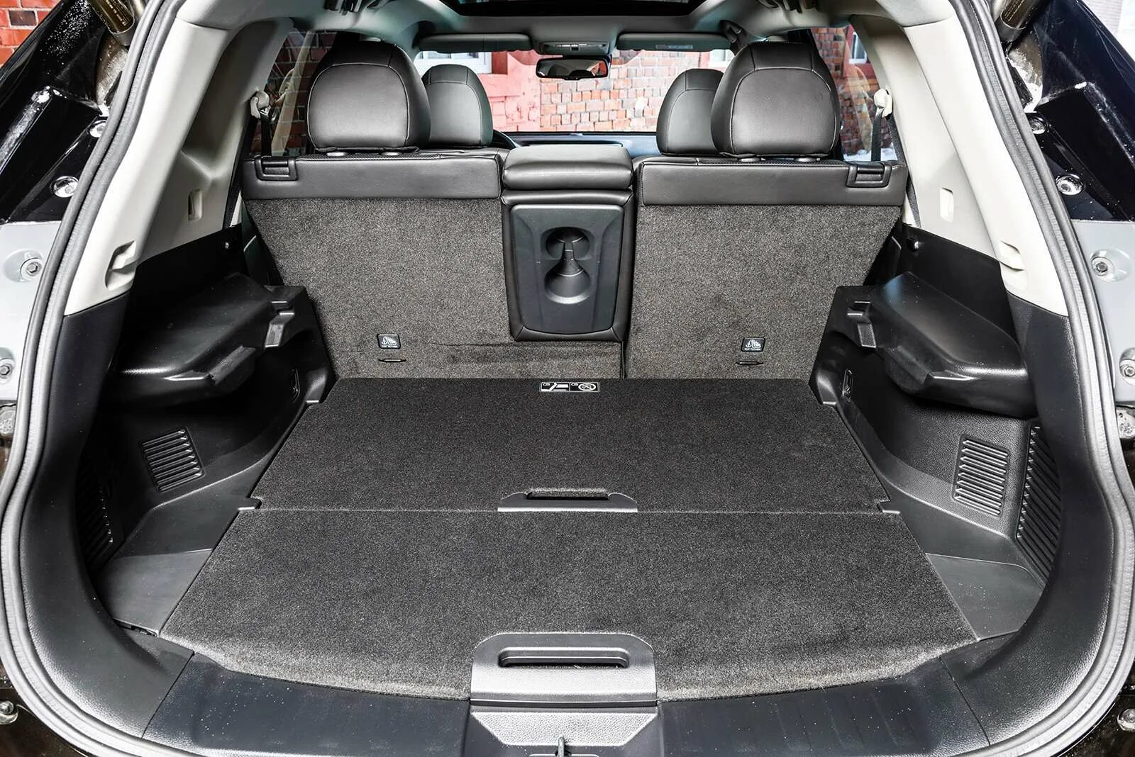 Ниссан икстрейл фото багажника Тест нового Nissan X-Trail: фигурное катание