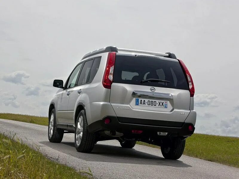 Ниссан икстрейл фото сзади Фото Nissan X-Trail (2011 - 2014) - фотографии, фото салона Nissan X-Trail, T31 