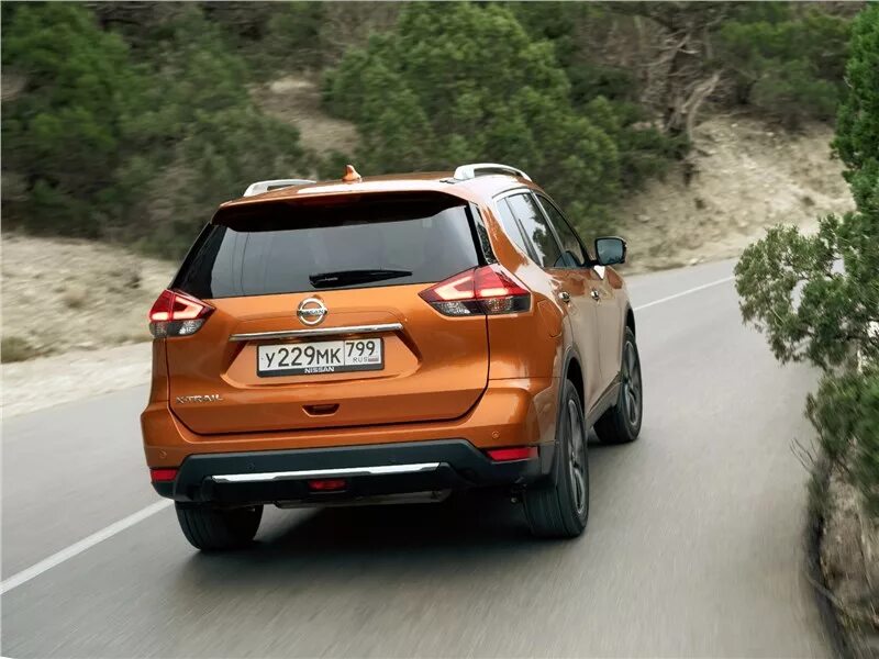 Ниссан икстрейл фото сзади Фото Nissan X-Trail - Подвеска Nissan X-Trail отлично подготовлена к любым дорож