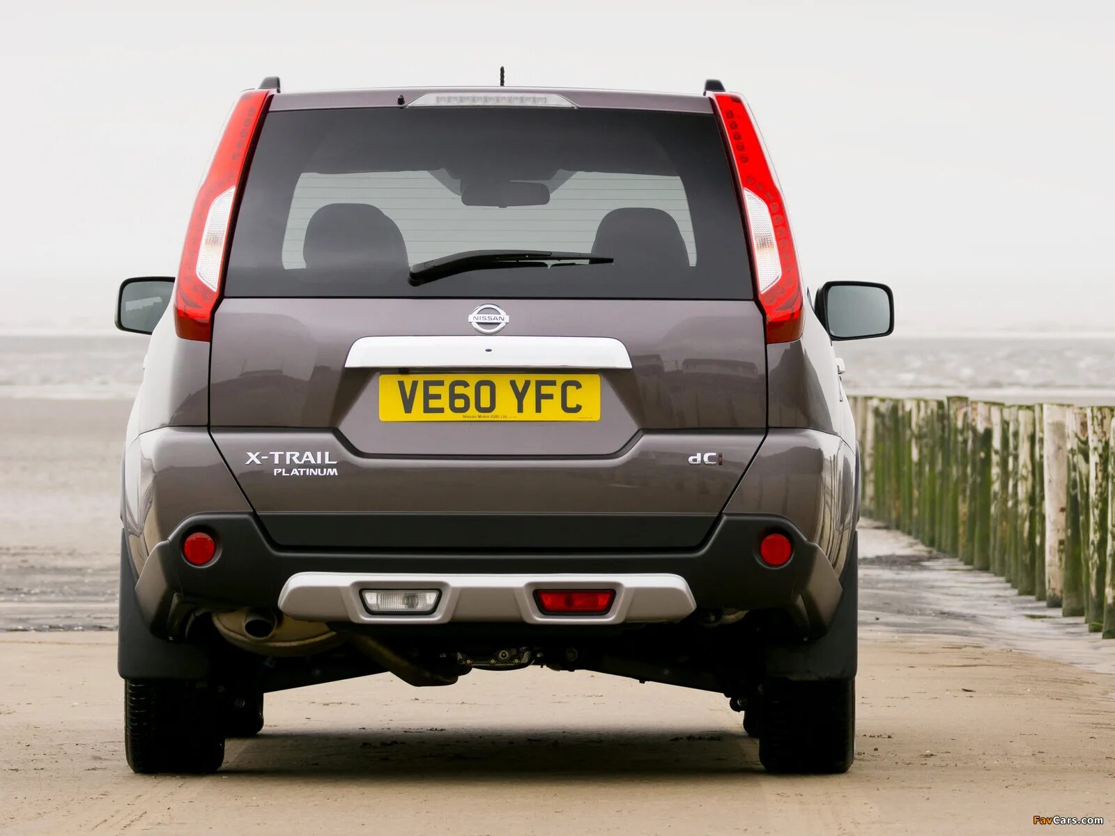 Ниссан икстрейл фото сзади Nissan X-Trail Platinum Edition UK-spec (T31) 2011–12 wallpapers (1600x1200)