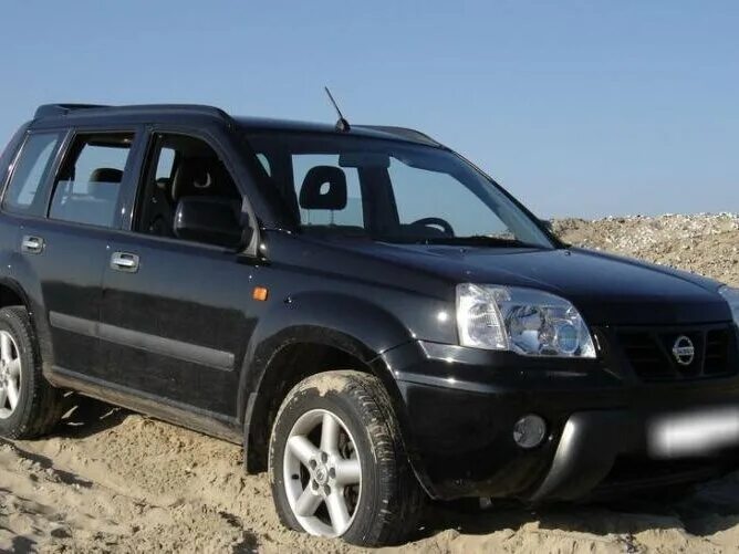 Ниссан икстрейл т30 фото Купить б/у Nissan X-Trail дизель механика в Санкт-Петербурге: чёрный 2004 внедор