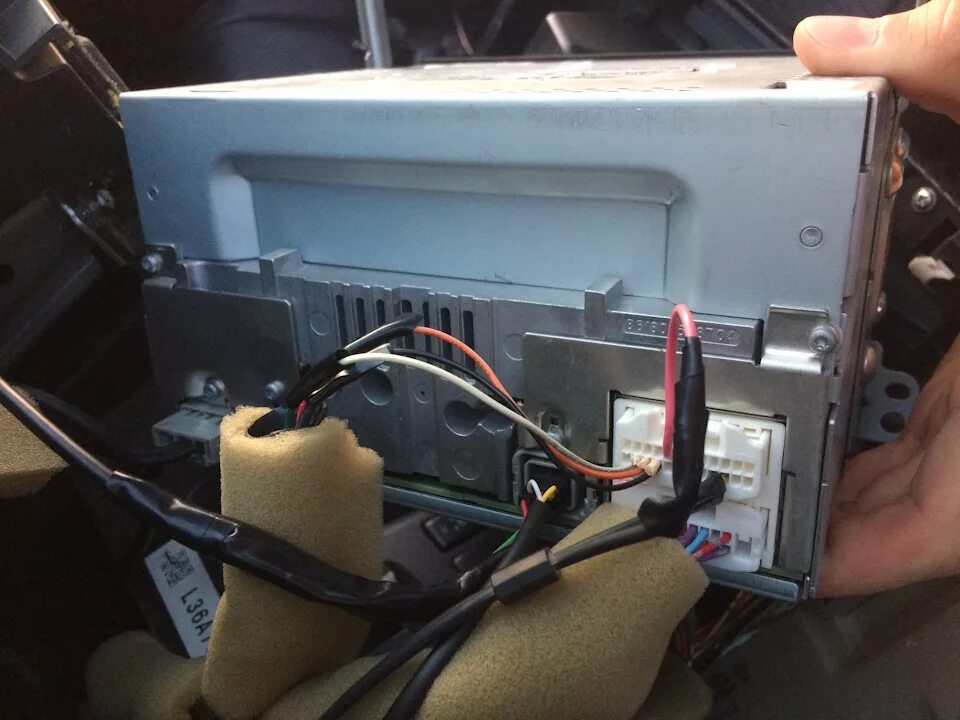 Ниссан икстрейл т31 подключение магнитолы Замена штатной магнитолы Clarion на BOSH - Nissan X-Trail II (t31), 2,5 л, 2007 