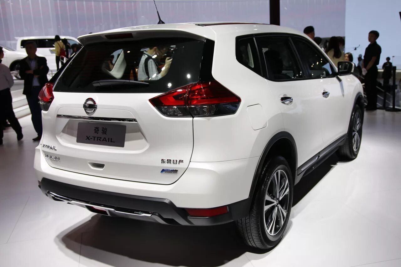 Ниссан икстрейл цена 2021 фото комплектации Le nouveau Nissan X-Trail se montre au salon de Shanghai 2017