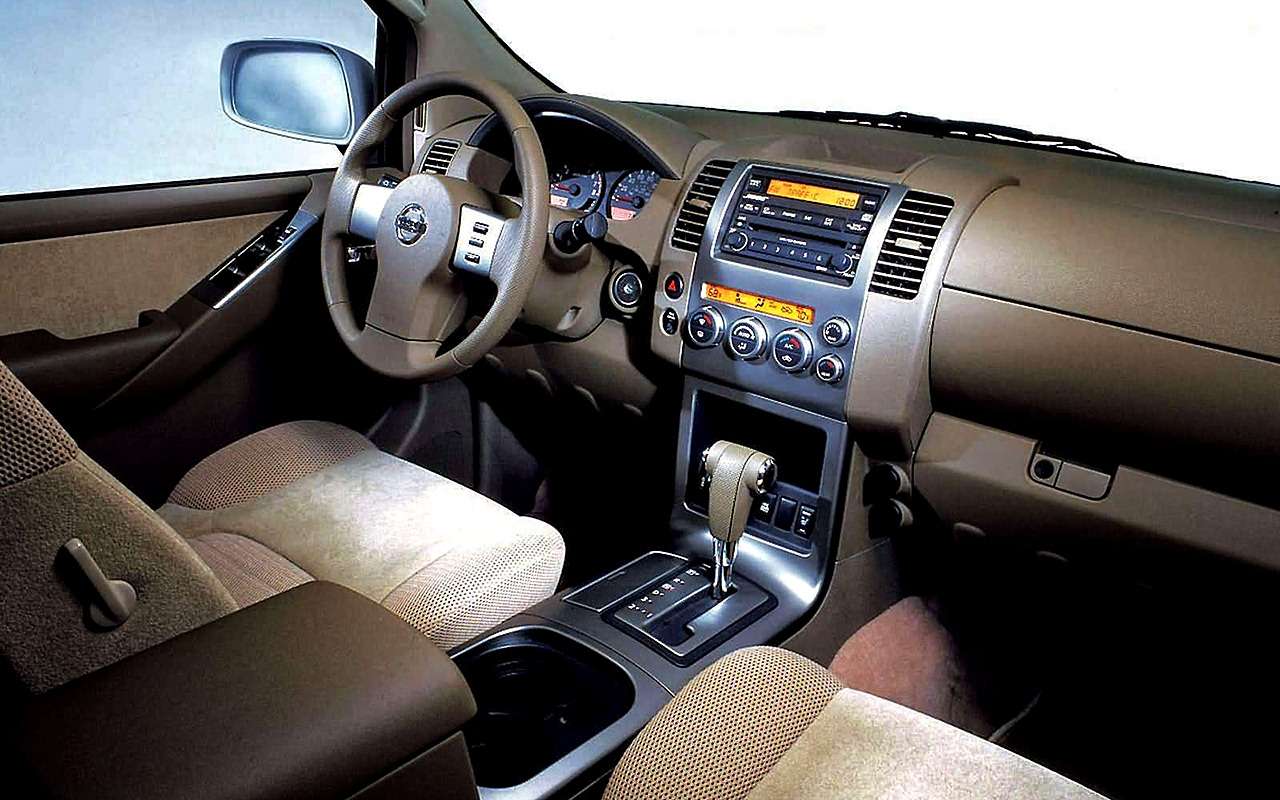 Ниссан интерьер фото Рамный внедорожник за миллион: что выбрать для семьи?