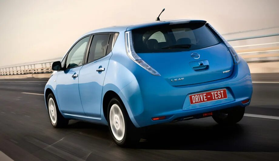 Ниссан какие модели бывают фото Тест-драйв: Пилотируем электрокар Nissan Leaf в Лужниках - DRIVE2