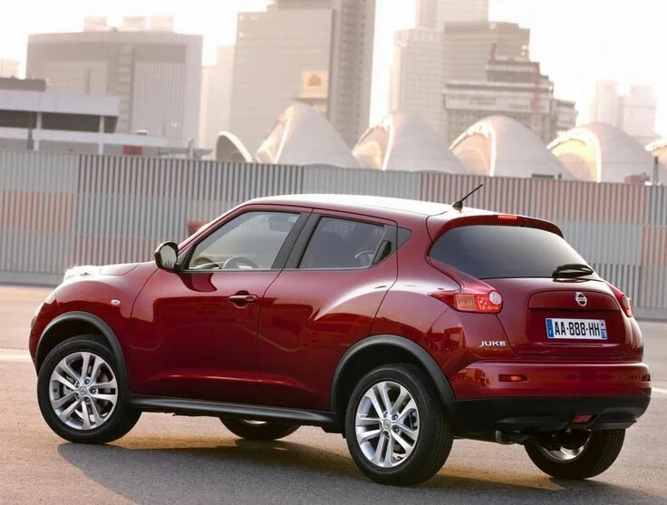 Ниссан какой фото Nissan Juke Photos and Specs. Photo: Nissan Juke auto and 24 perfect photos of N