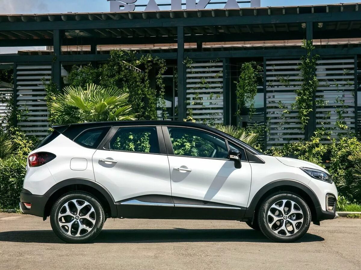 Ниссан каптур фото Купить б/у Renault Kaptur I 1.6 CVT (114 л.с.) бензин вариатор в Москве: белый Р