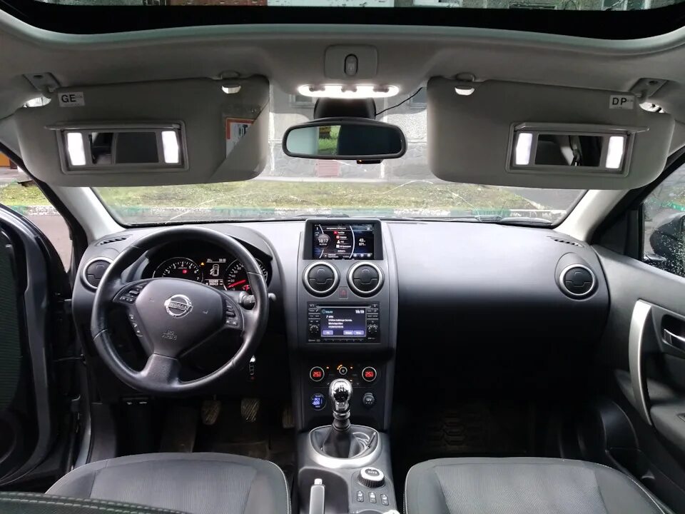 Ниссан кашкай 2 фото салона Солнцезащитные козырьки с подсветкой - Nissan Qashqai+2, 2 л, 2012 года запчасти