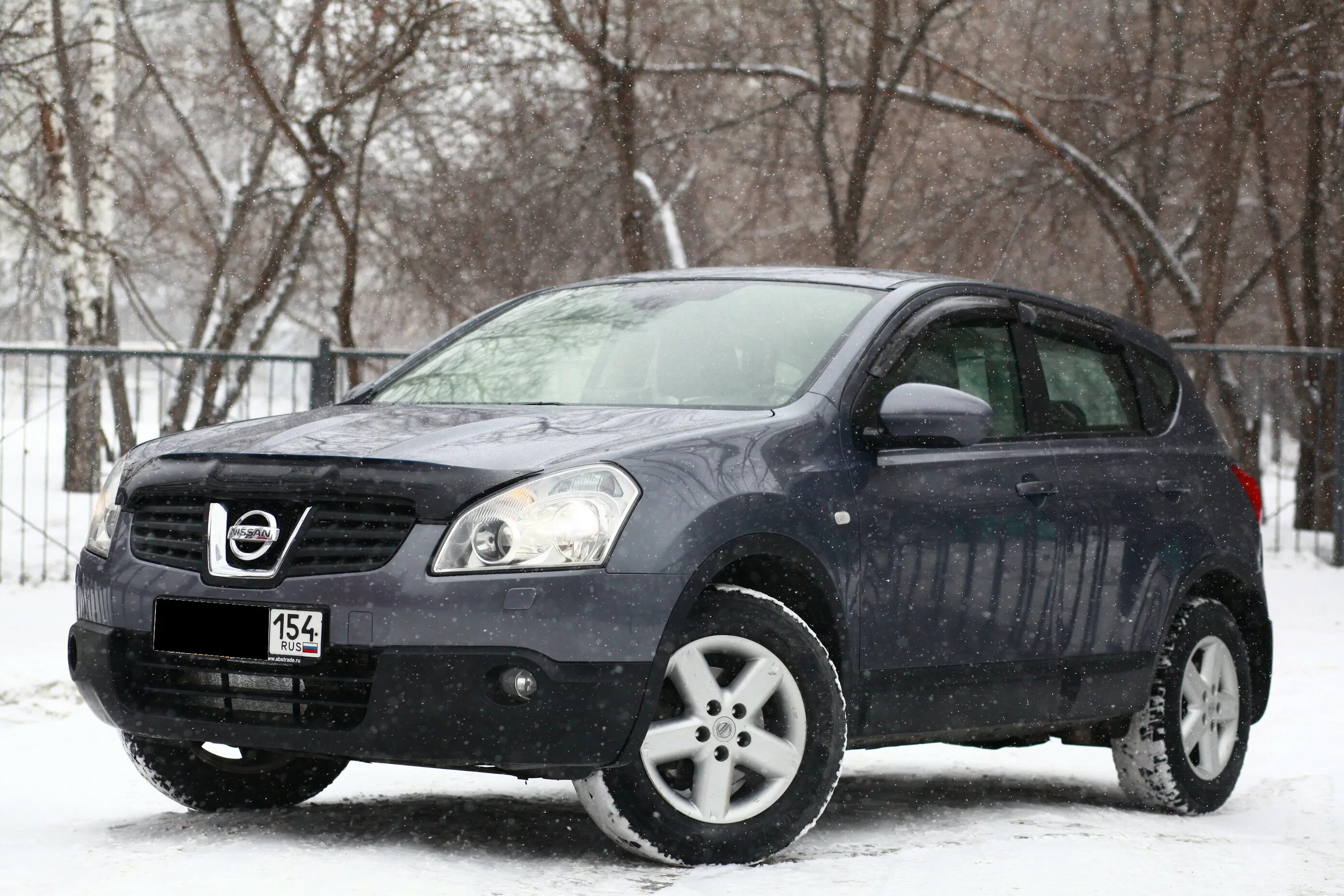 Ниссан кашкай 2008 год фото Серый Nissan Qashqai 2008 года с пробегом по цене 660 000 руб. в Новосибирске
