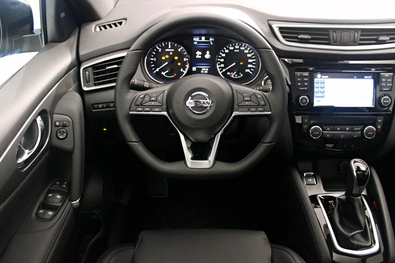 Ниссан кашкай 2024 фото салона Présentation vidéo - le Nissan Qashqai restylé 2017 en détail