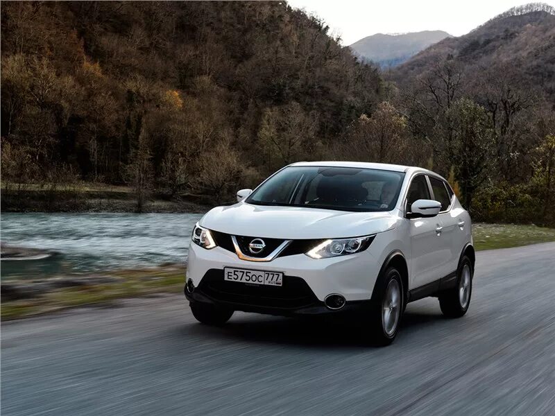 Ниссан кашкай белая фото Фото Nissan Qashqai (2013 - 2017) поколение II - Nissan Qashqai 2013 вид спереди