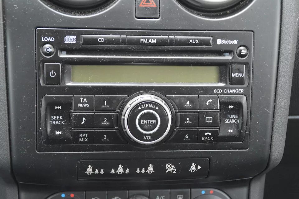 Ниссан кашкай блютуз как подключить музыку Штаная магнитола не коннектит с телефоном. - Nissan Qashqai+2, 2 л, 2008 года на