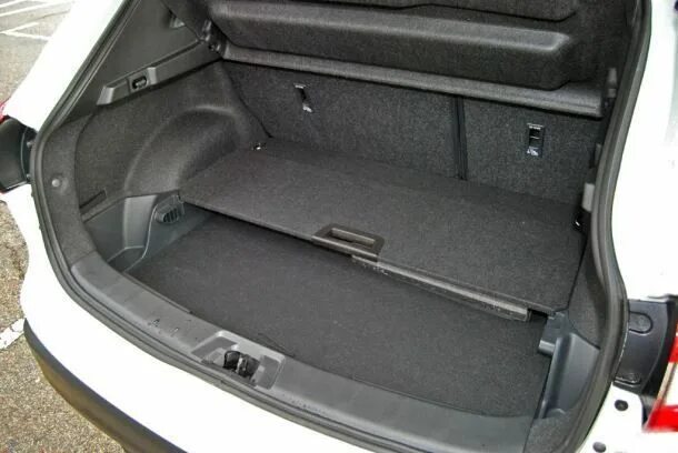 Ниссан кашкай фото багажника Фото: Багажник с поднятыми задними сидениями Nissan Qashqai Good Job