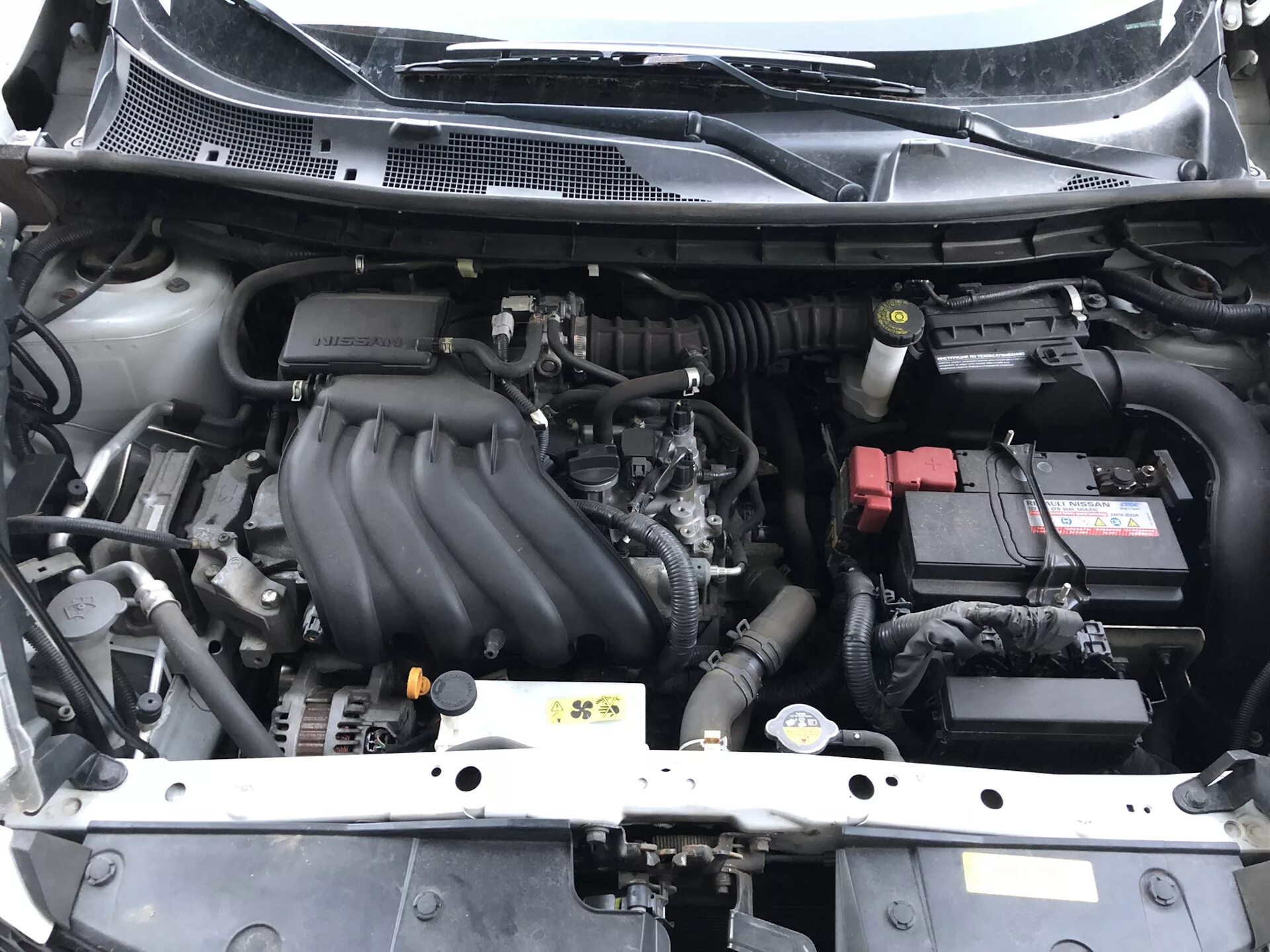 Ниссан кашкай фото двигателя Декоративная крышка двигателя Ниссан Кашкай - Nissan Qashqai (1G), 1,6 л, 2010 г