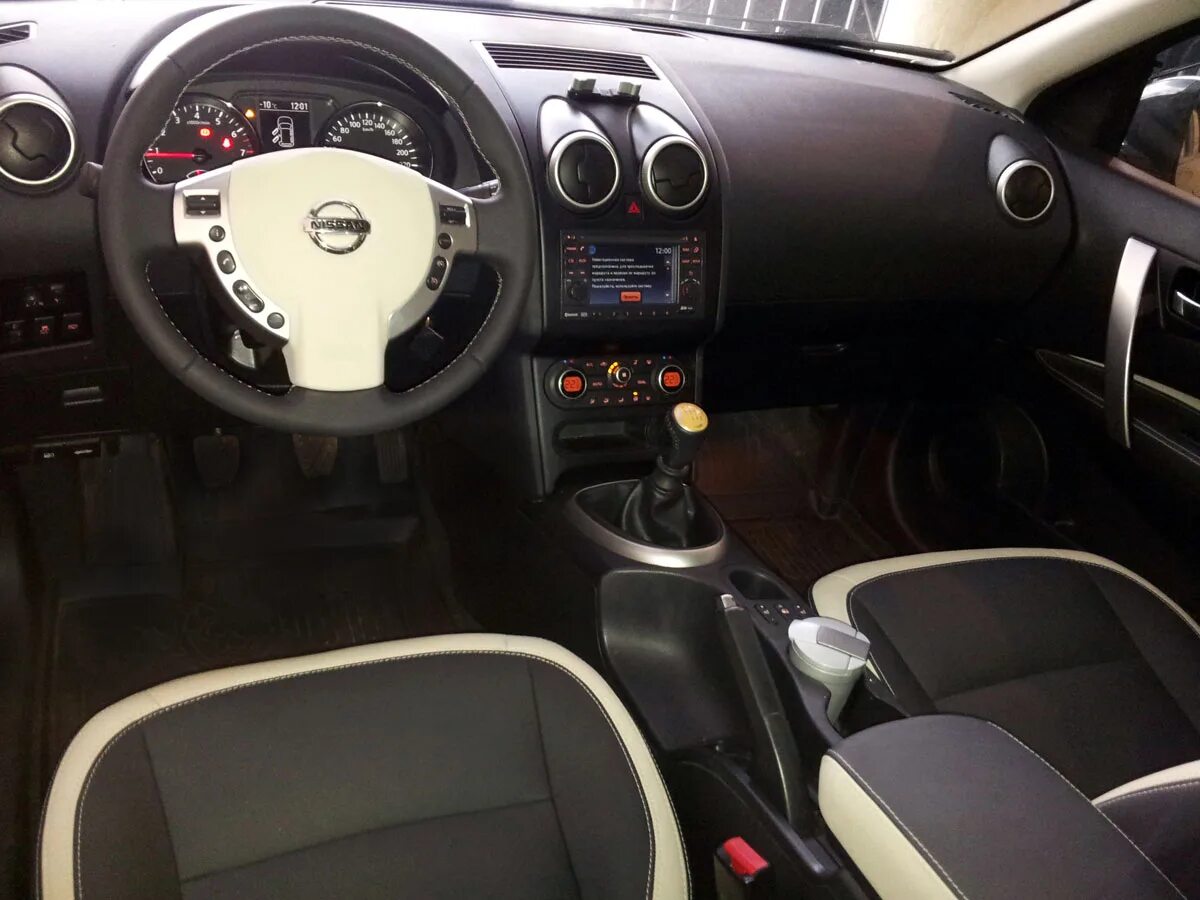 Ниссан кашкай j10 фото салона Nissan Qashqai, 2013 г.в., перетяжка всех сидений и подголовников нового автомоб