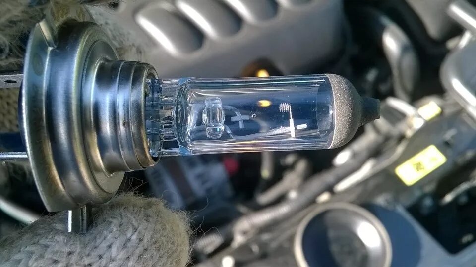 Ниссан кашкай j10 подключение лампы ближнего света Замена ламп головного света - Nissan Qashqai (1G), 2 л, 2007 года расходники DRI