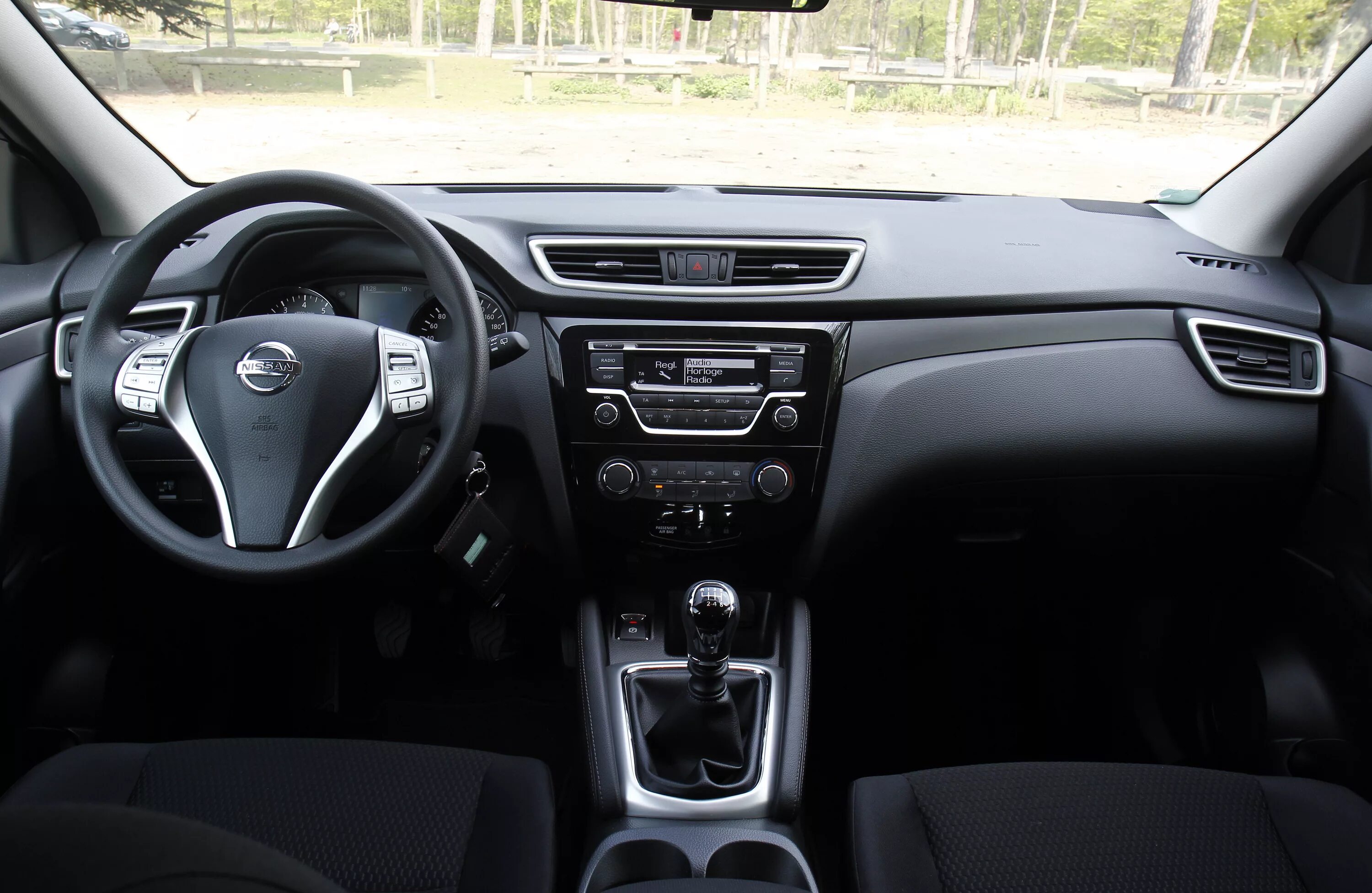 Ниссан кашкай j11 фото салона A l'intérieur du Nissan Qashqai 1.5 dCi 110 ch